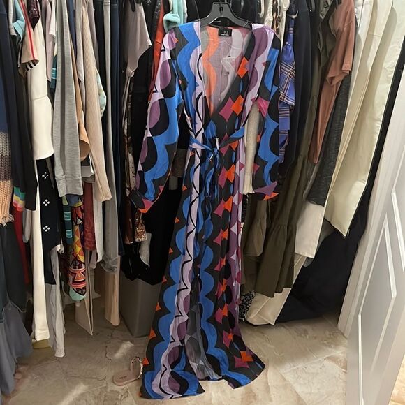 Vici Dresses & Skirts - Vici collection long retro pattern print wrap dress XS NWT